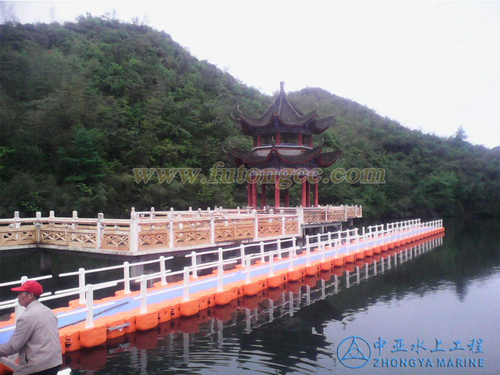 湖南永州陽明山國家森林公園浮橋