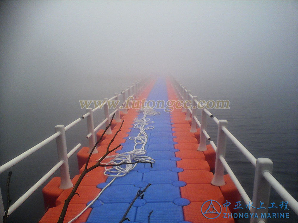 湖南永州陽明山國家森林公園浮橋