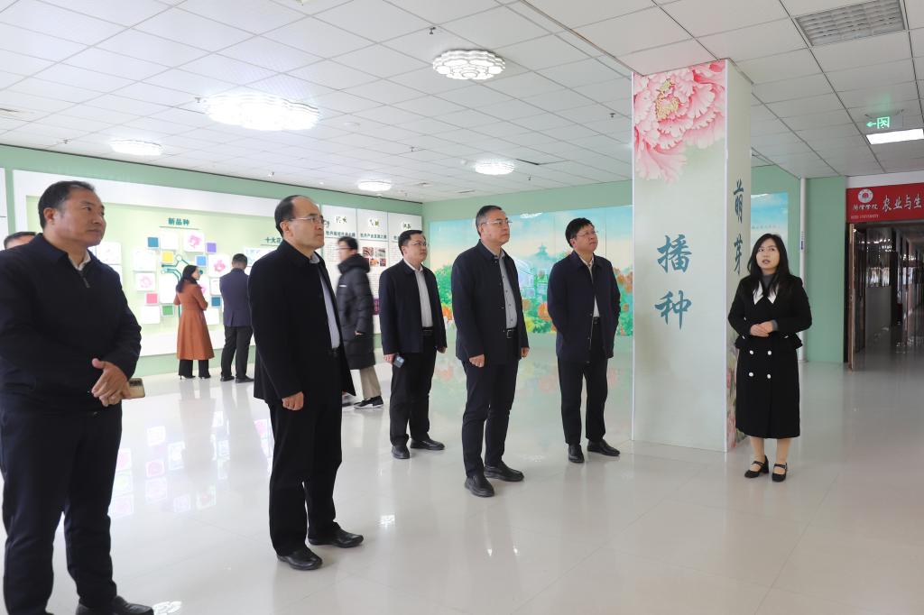 高峰帶隊赴菏澤學院考察交流，共謀生物技術開發服務新篇章